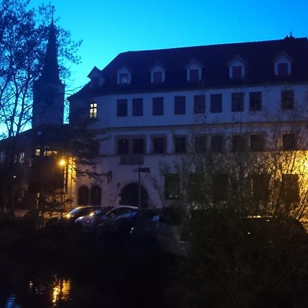Haus Zum Kleinen Helm Apartment Ерфурт Екстериор снимка