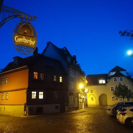 Haus Zum Kleinen Helm Apartment Ерфурт Екстериор снимка