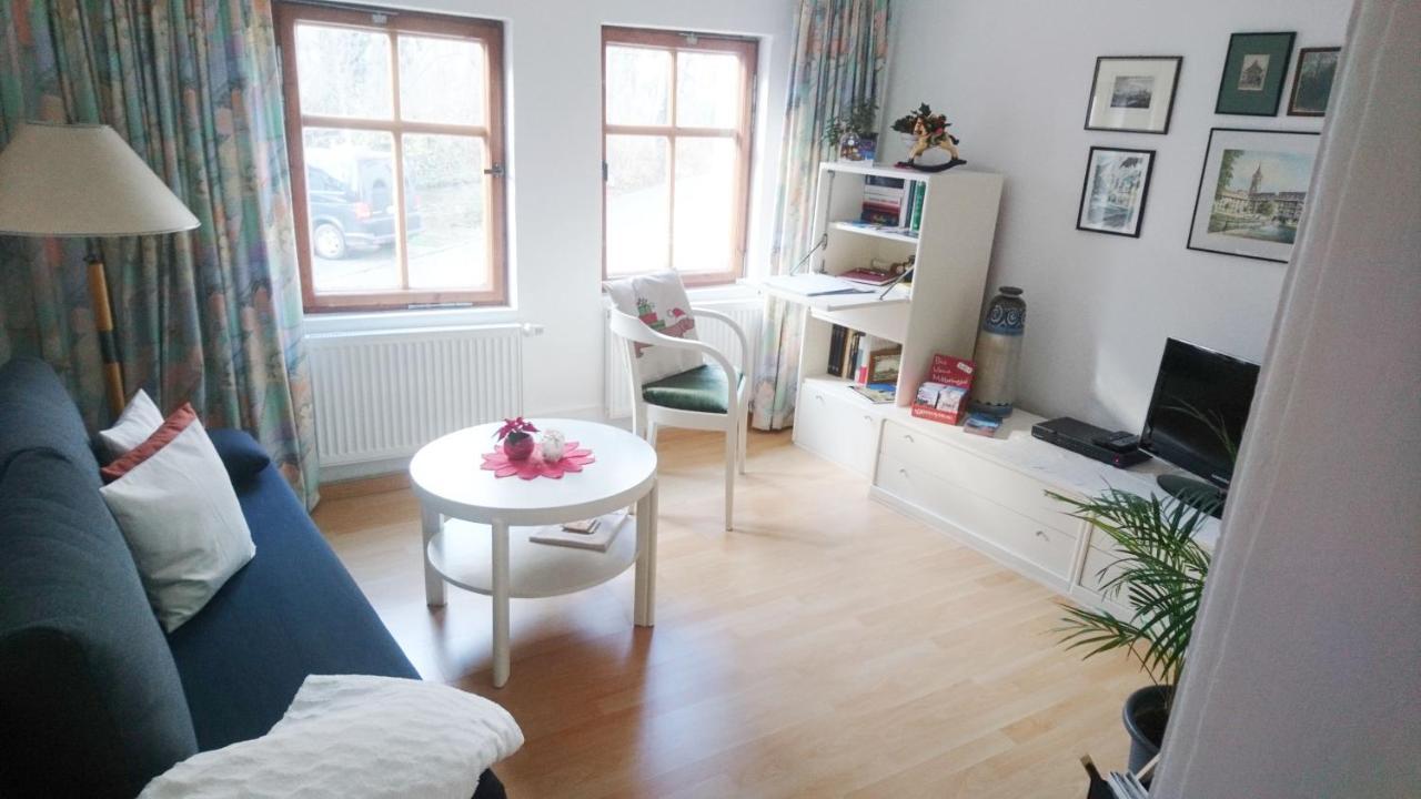 Haus Zum Kleinen Helm Apartment Ерфурт Екстериор снимка