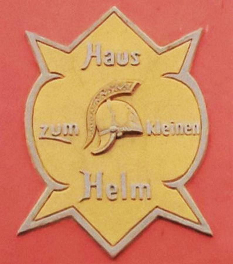 Haus Zum Kleinen Helm Apartment Ерфурт Екстериор снимка