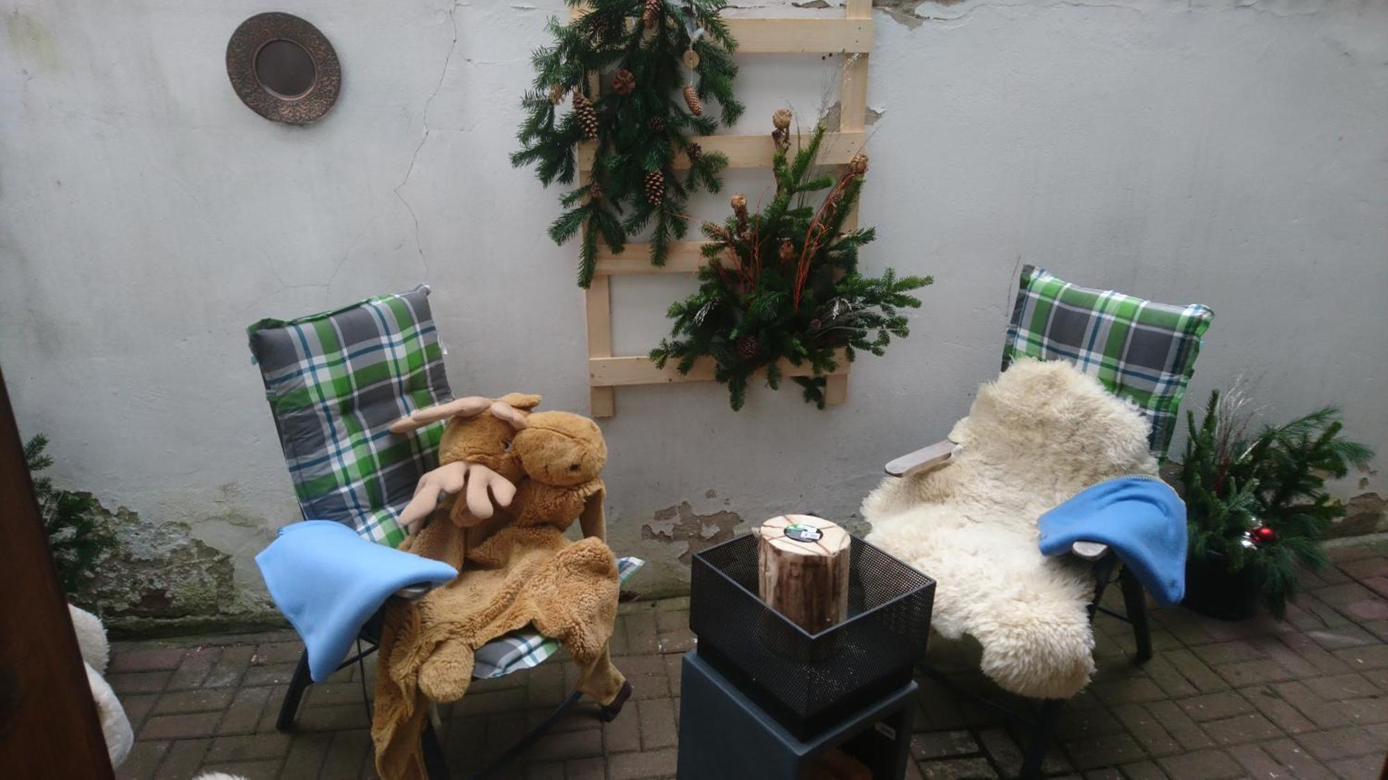 Haus Zum Kleinen Helm Apartment Ерфурт Екстериор снимка