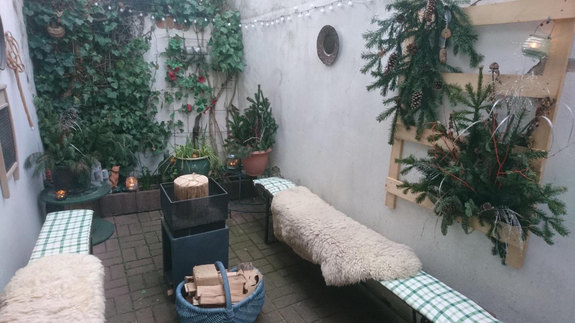 Haus Zum Kleinen Helm Apartment Ерфурт Екстериор снимка