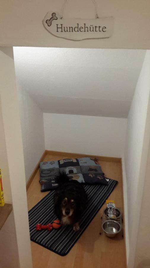 Haus Zum Kleinen Helm Apartment Ерфурт Екстериор снимка