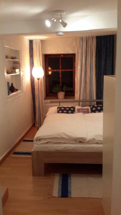 Haus Zum Kleinen Helm Apartment Ерфурт Екстериор снимка
